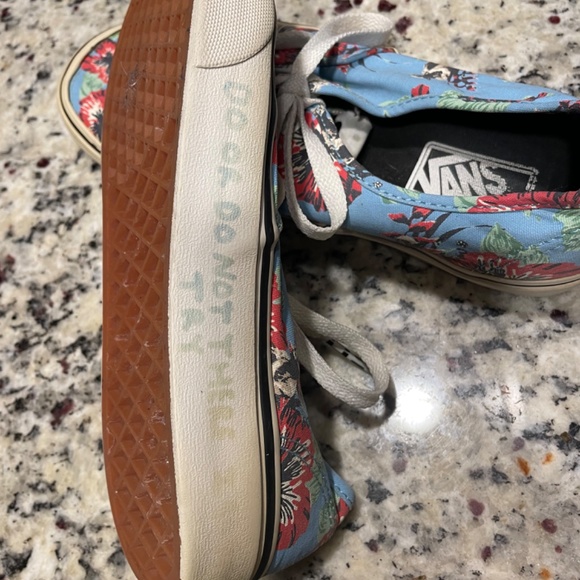 Women’s size 6.5 Star Wars Vans - Picture 8 of 8